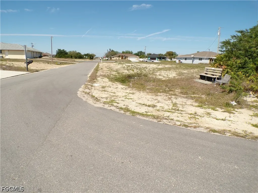 825 NE 15th Lane Cape Coral FL 33909