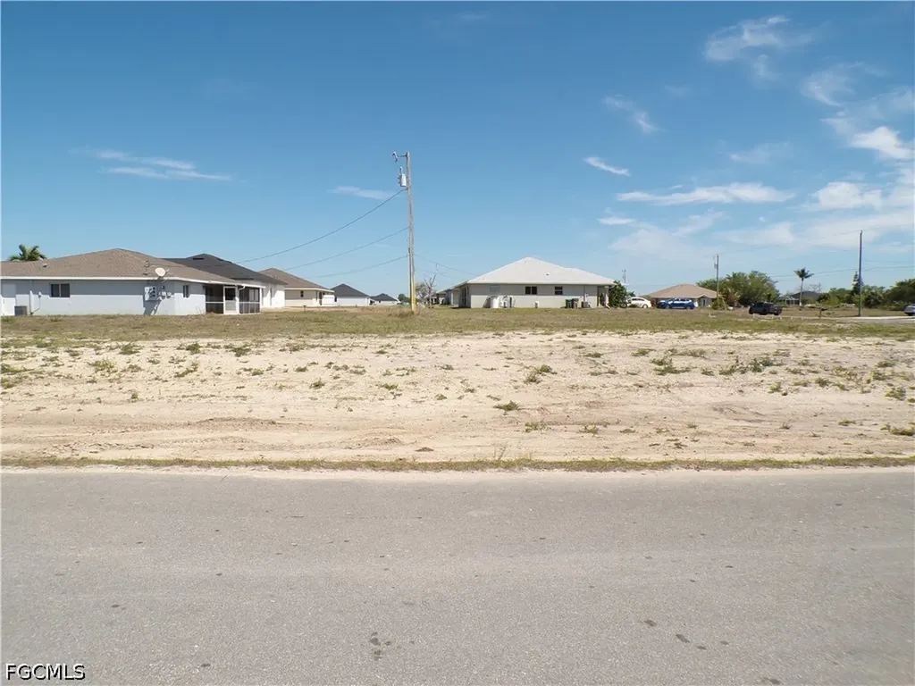 825 NE 15th Lane Cape Coral FL 33909