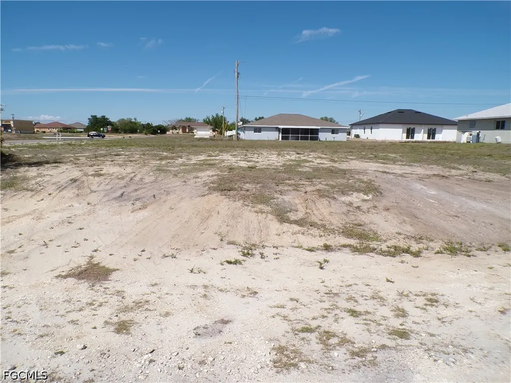 825 NE 15th Lane Cape Coral FL 33909