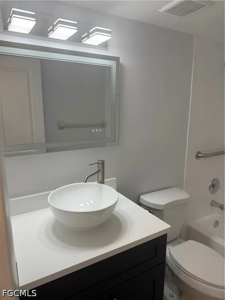 1100 Pondella Road Cape Coral FL 33909