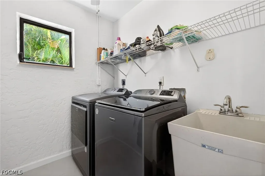 1304 Par View Drive Sanibel FL 33957