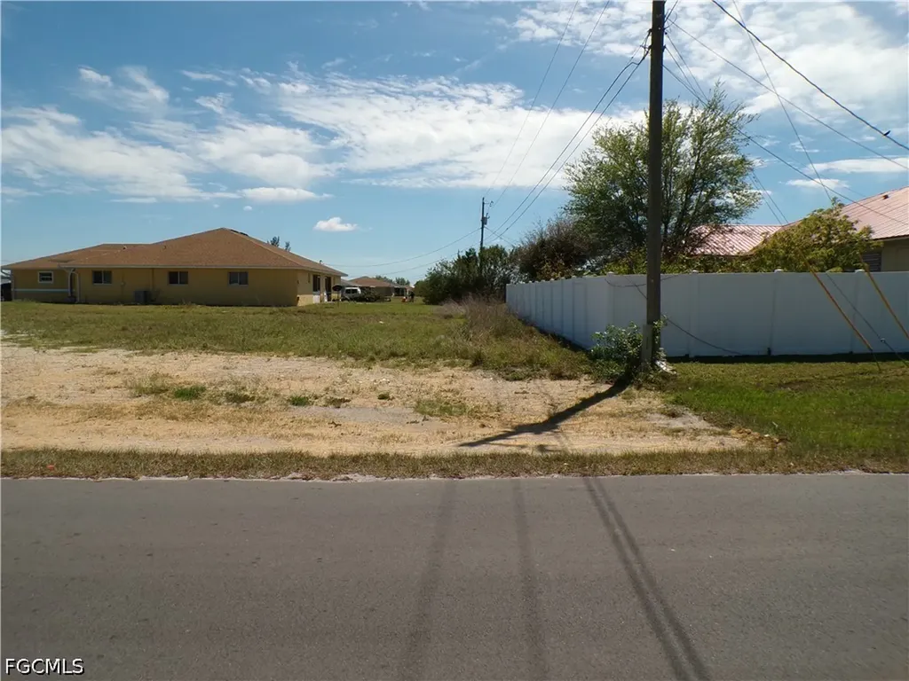 1910 NE 8th Place Cape Coral FL 33909