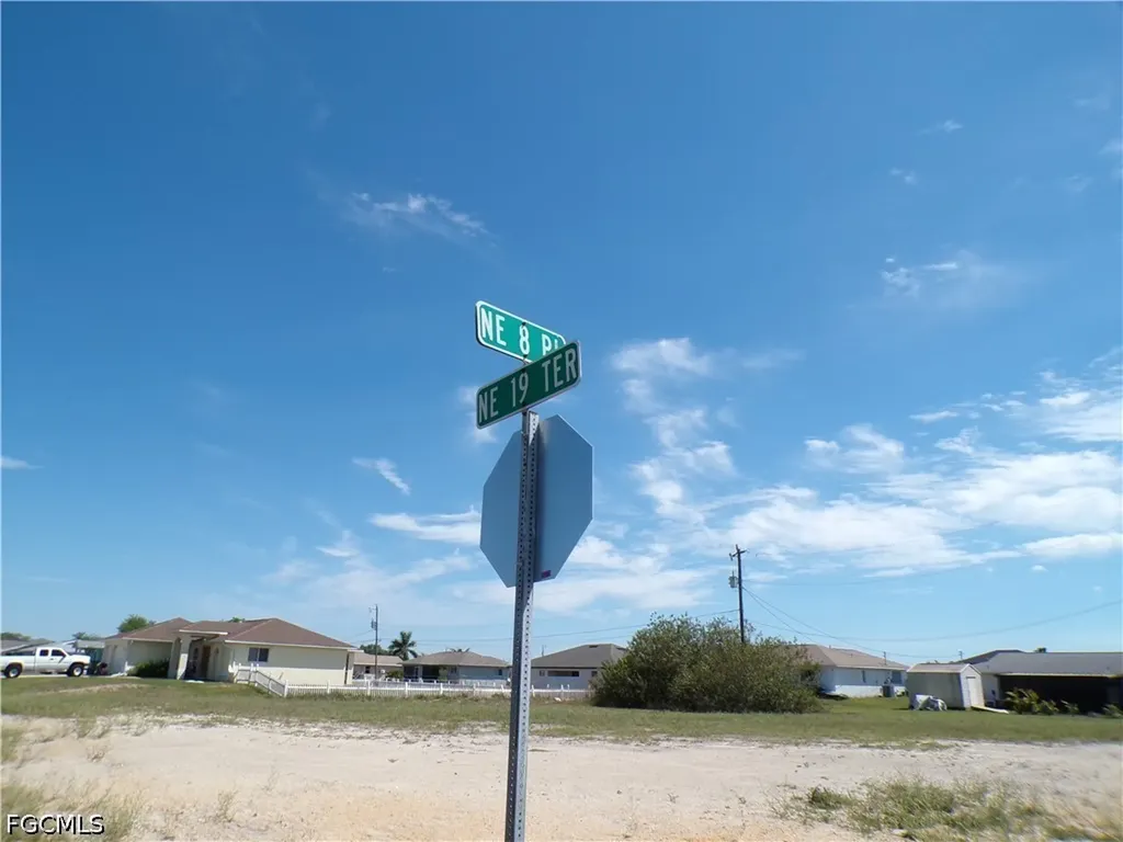 1910 NE 8th Place Cape Coral FL 33909