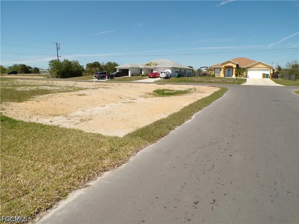 1910 NE 8th Place Cape Coral FL 33909