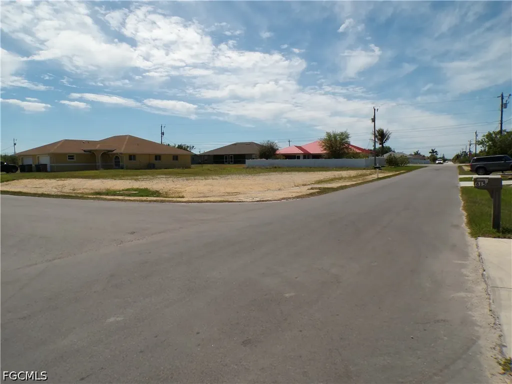 1910 NE 8th Place Cape Coral FL 33909