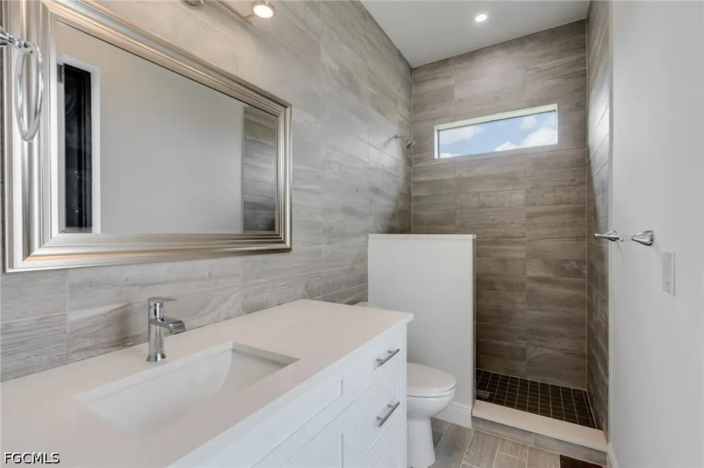 2101 NW 8th Terrace Cape Coral FL 33993