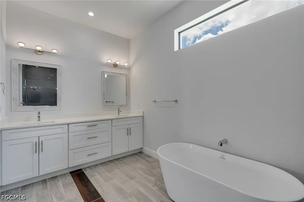 2101 NW 8th Terrace Cape Coral FL 33993