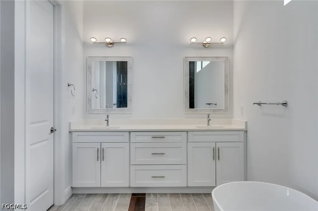 2101 NW 8th Terrace Cape Coral FL 33993