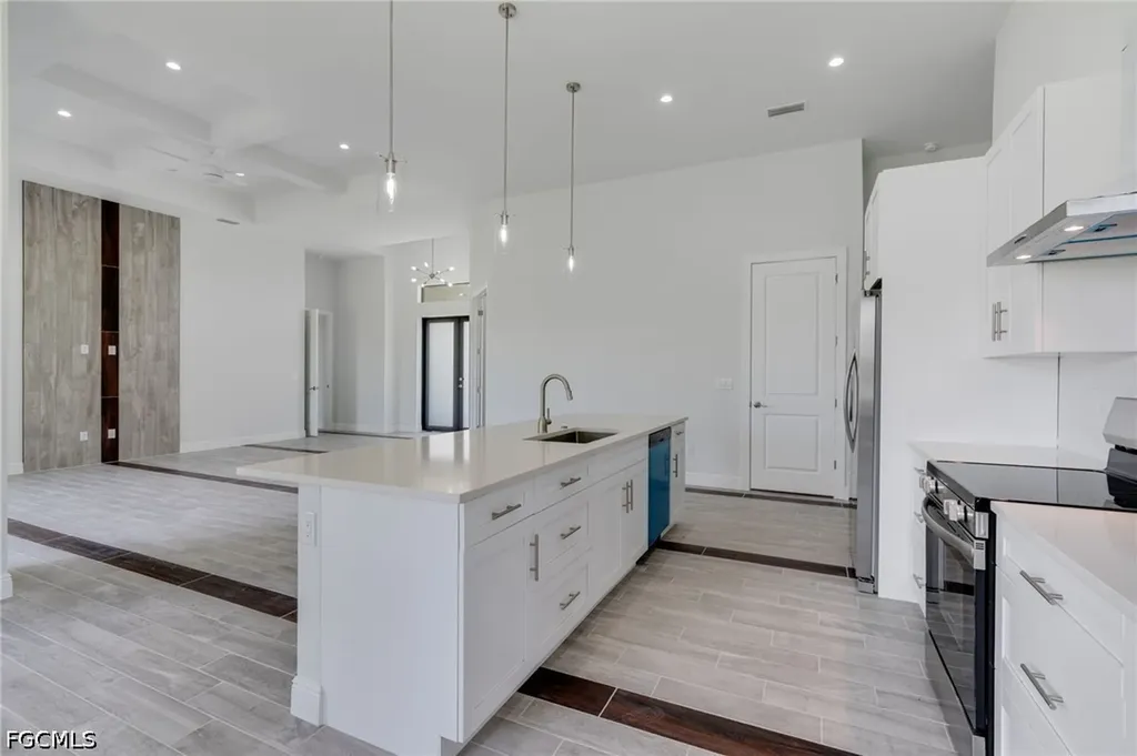 2101 NW 8th Terrace Cape Coral FL 33993