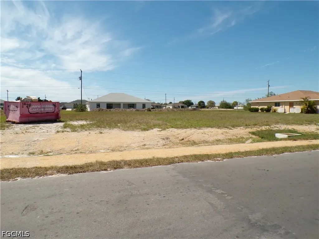 1816 NE 8th Place Cape Coral FL 33909