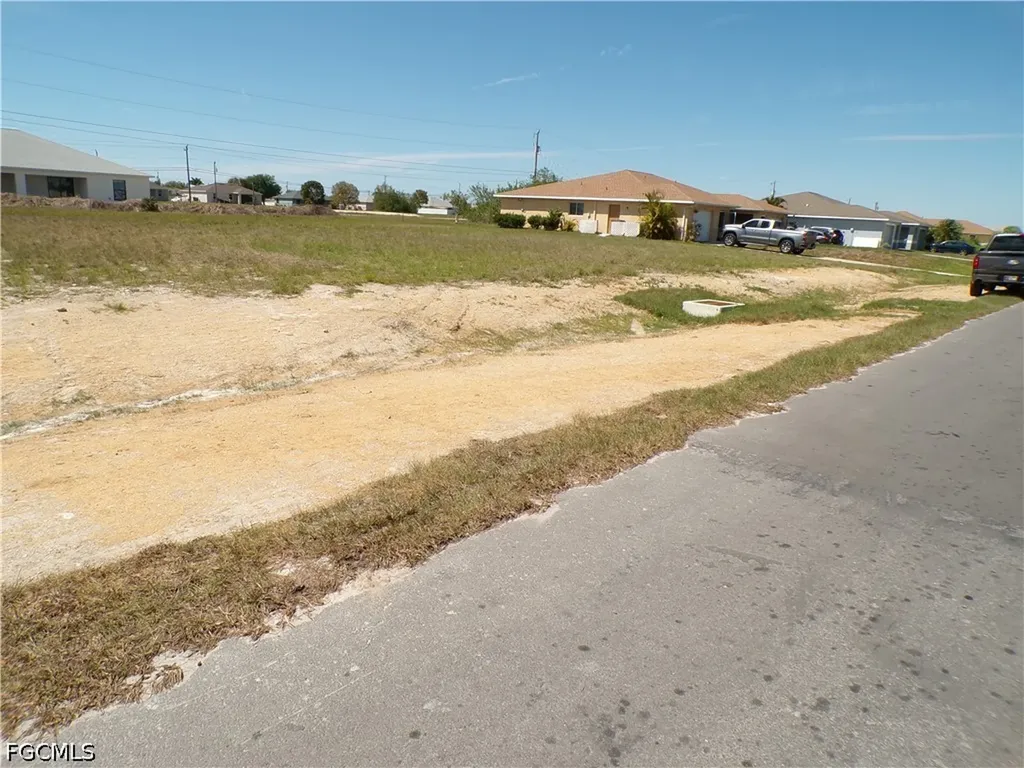 1816 NE 8th Place Cape Coral FL 33909