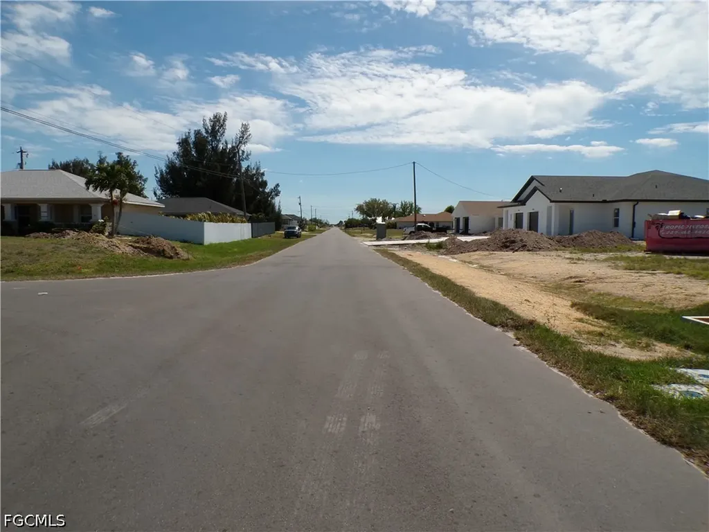 1816 NE 8th Place Cape Coral FL 33909