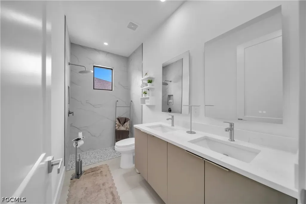 1913 NE 34th Terrace Cape Coral FL 33909