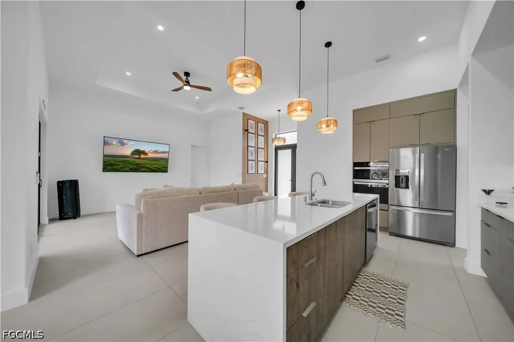 1913 NE 34th Terrace Cape Coral FL 33909