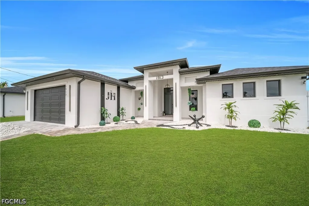 1913 NE 34th Terrace Cape Coral FL 33909