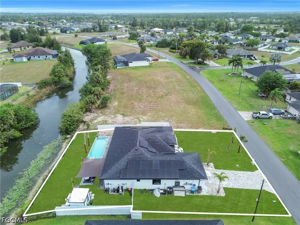 1913 NE 34th Terrace Cape Coral FL 33909