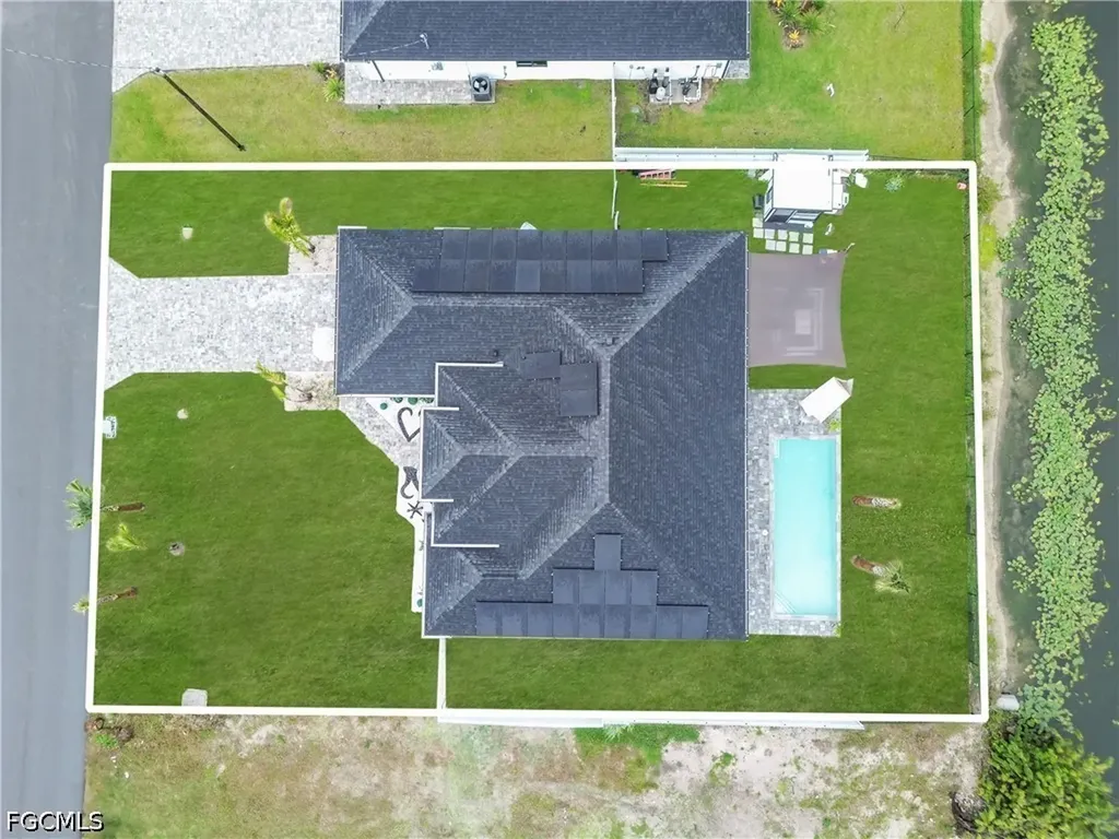 1913 NE 34th Terrace Cape Coral FL 33909