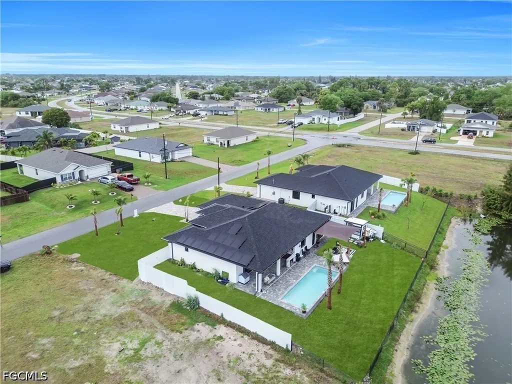 1913 NE 34th Terrace Cape Coral FL 33909