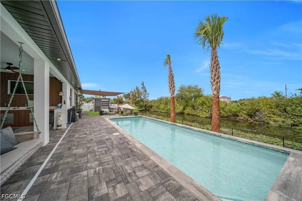 1913 NE 34th Terrace Cape Coral FL 33909