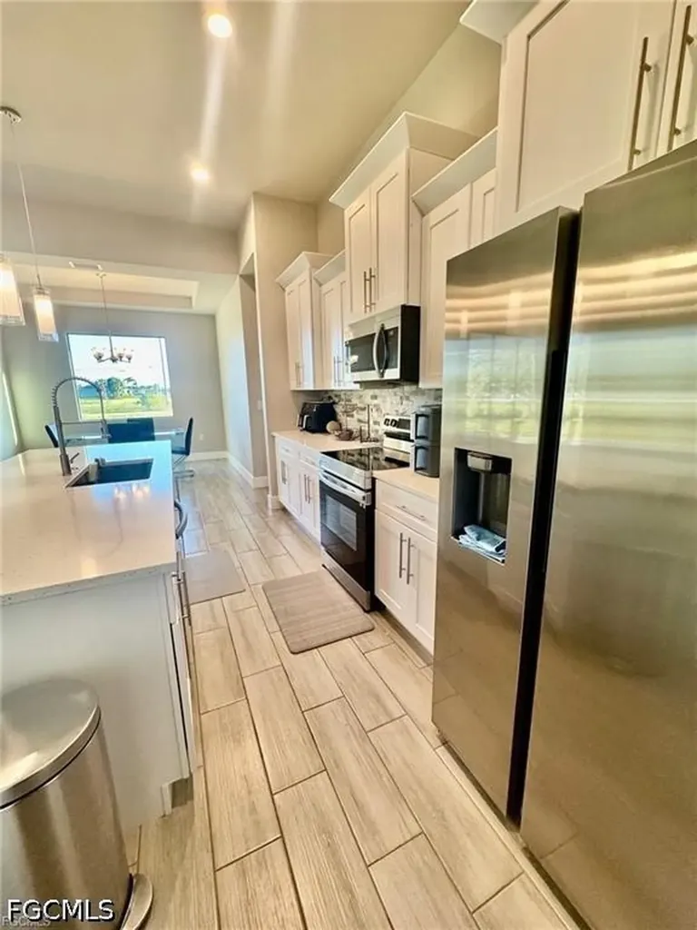 2512 NW 4th Street Cape Coral FL 33993