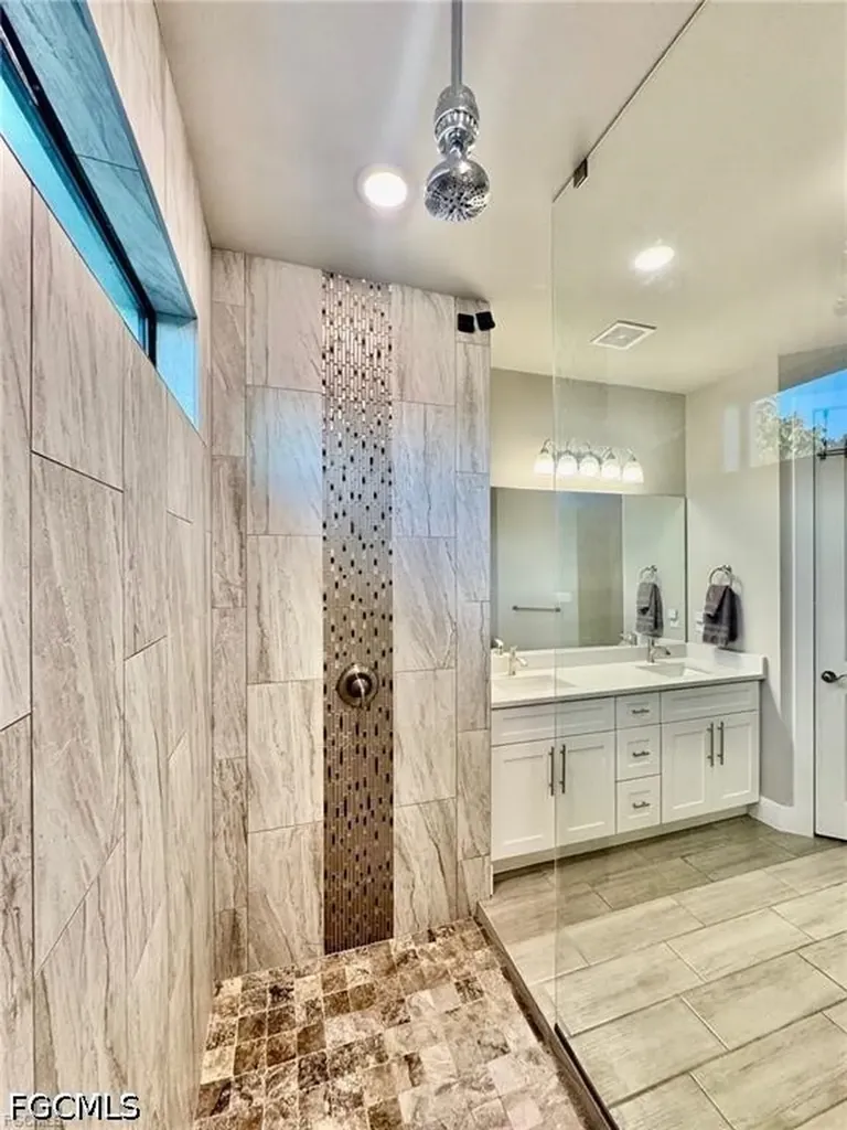 2512 NW 4th Street Cape Coral FL 33993