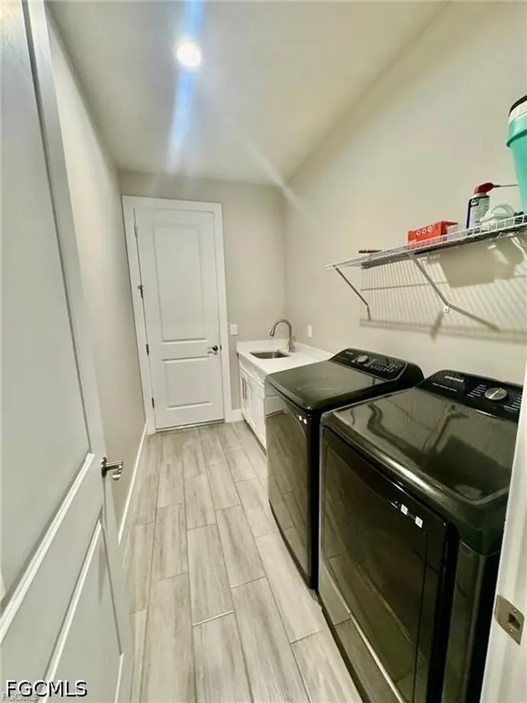 2512 NW 4th Street Cape Coral FL 33993