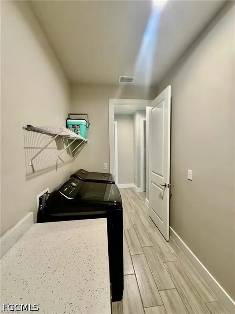 2512 NW 4th Street Cape Coral FL 33993