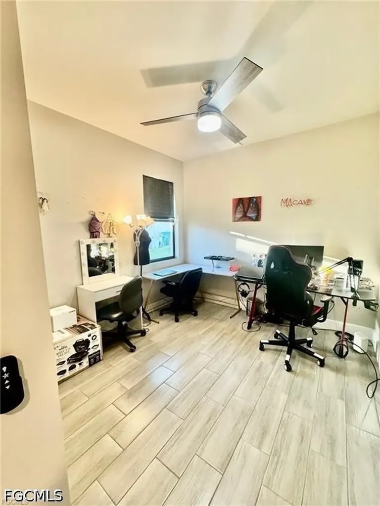 2512 NW 4th Street Cape Coral FL 33993