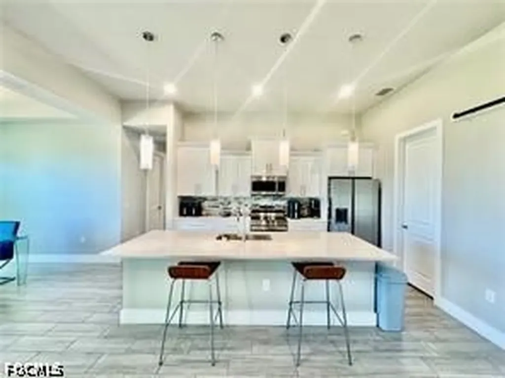 2512 NW 4th Street Cape Coral FL 33993