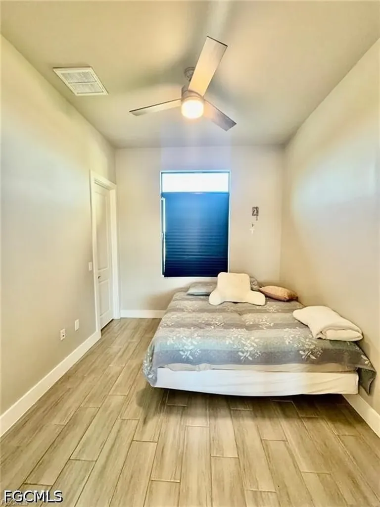 2512 NW 4th Street Cape Coral FL 33993
