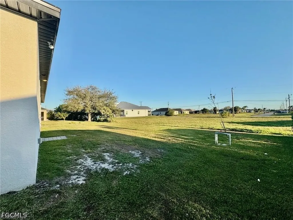 2512 NW 4th Street Cape Coral FL 33993