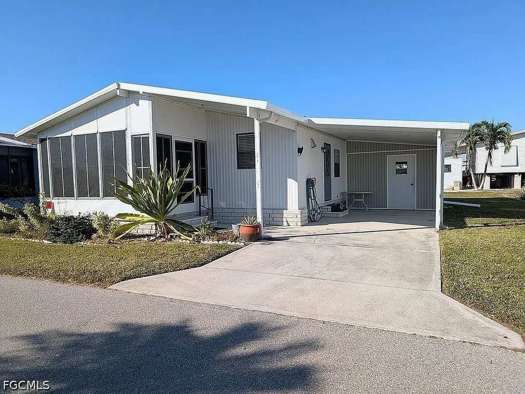 4978 Mullette Lane St. James City FL 33956