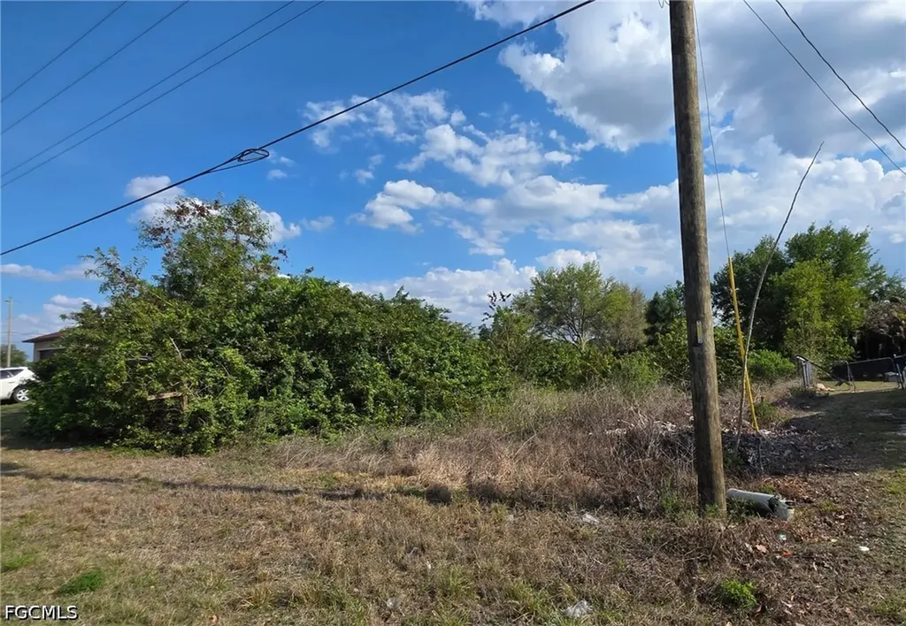 3305 23rd Street SW Lehigh Acres FL 33976