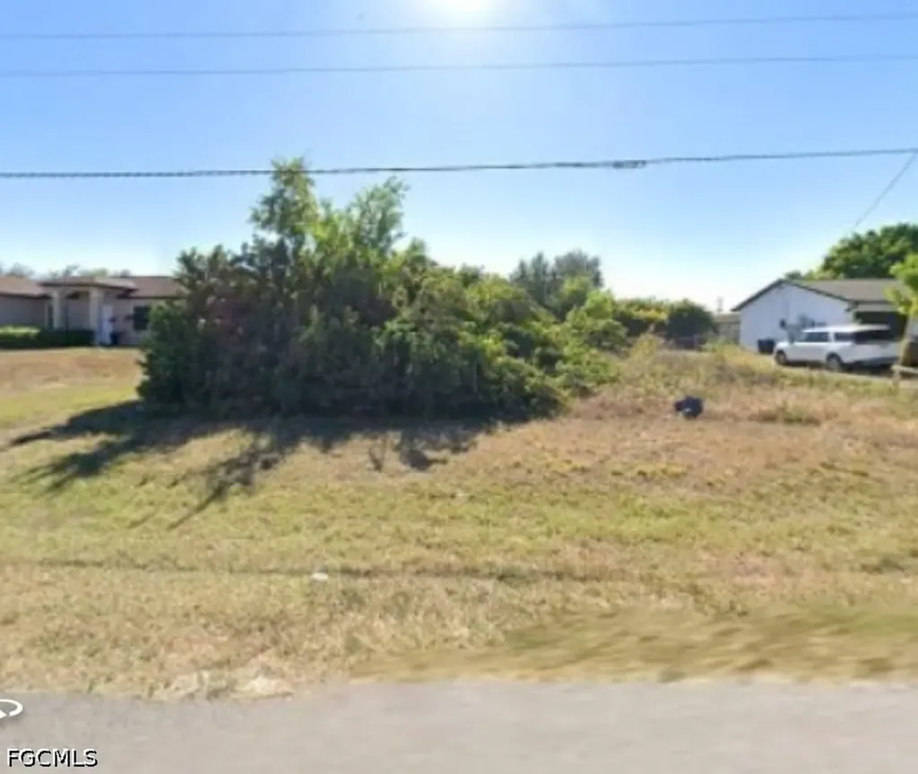 3305 23rd Street SW Lehigh Acres FL 33976