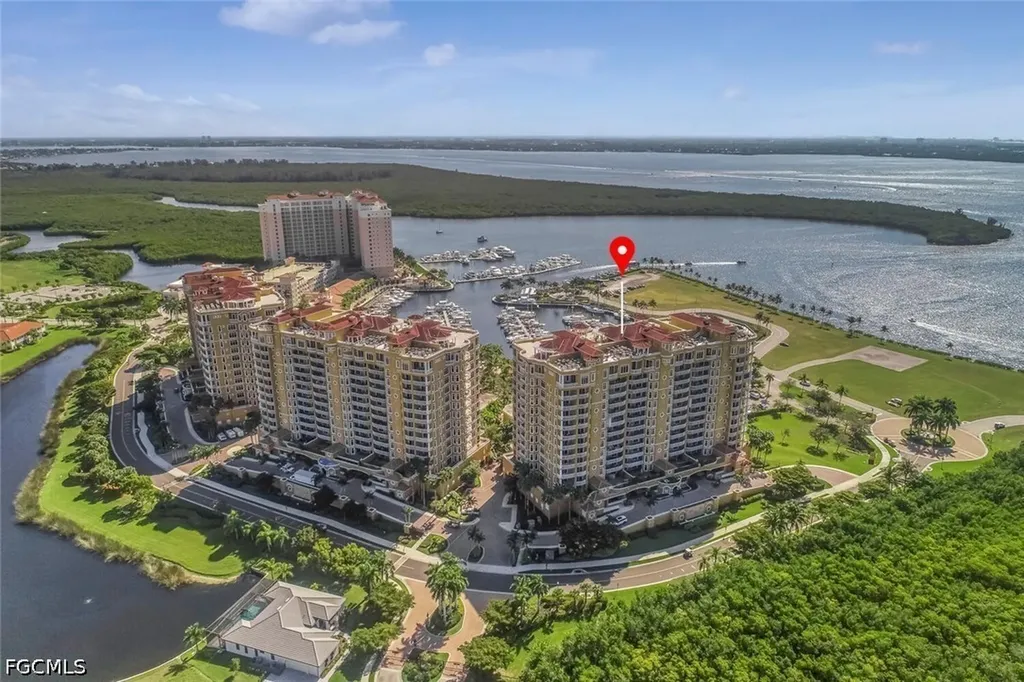 6081 Silver King Boulevard Cape Coral FL 33914
