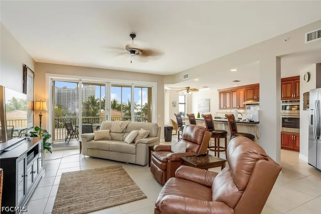 6081 Silver King Boulevard Cape Coral FL 33914