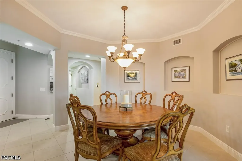 6081 Silver King Boulevard Cape Coral FL 33914