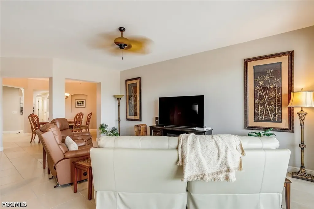 6081 Silver King Boulevard Cape Coral FL 33914
