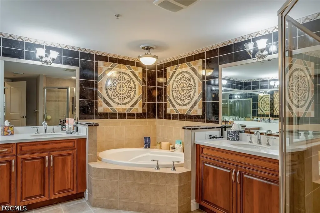 6081 Silver King Boulevard Cape Coral FL 33914