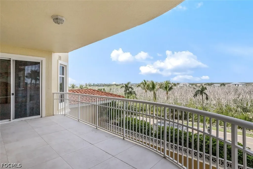 6081 Silver King Boulevard Cape Coral FL 33914