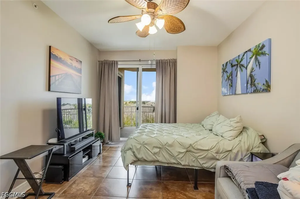 6081 Silver King Boulevard Cape Coral FL 33914