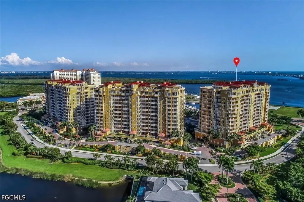 6081 Silver King Boulevard Cape Coral FL 33914