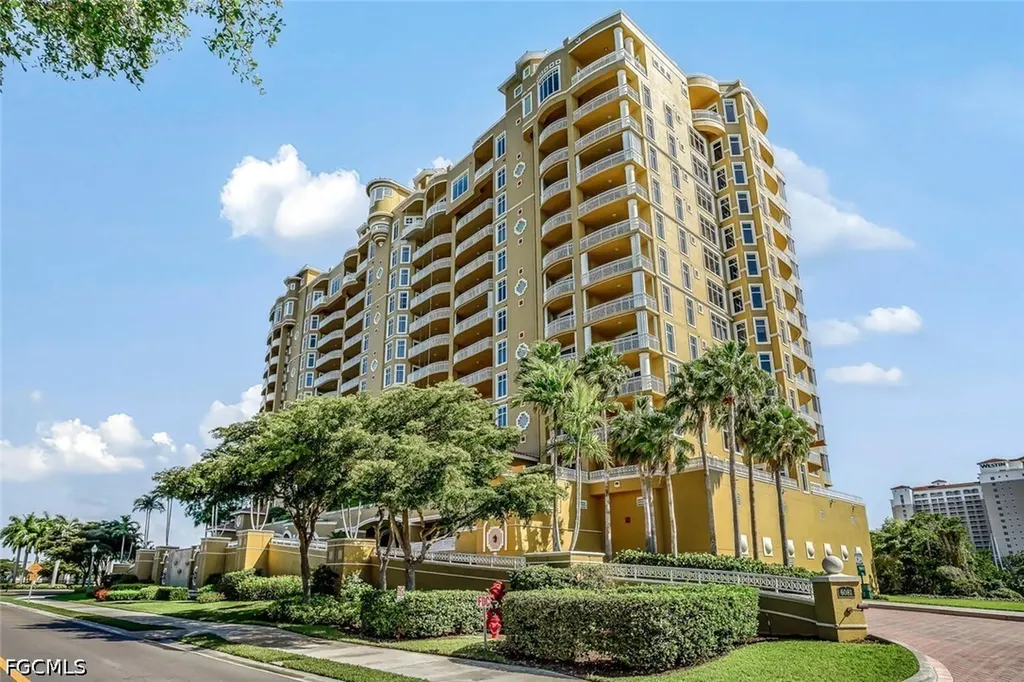 6081 Silver King Boulevard Cape Coral FL 33914
