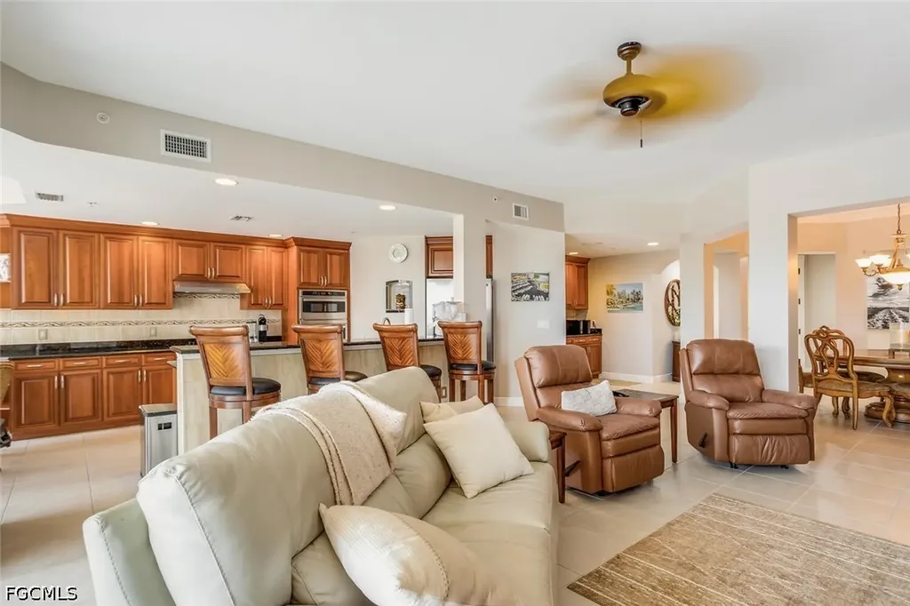 6081 Silver King Boulevard Cape Coral FL 33914