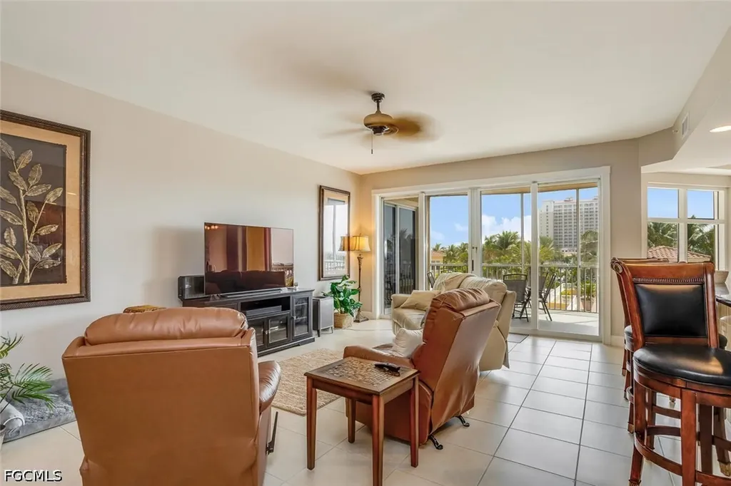 6081 Silver King Boulevard Cape Coral FL 33914