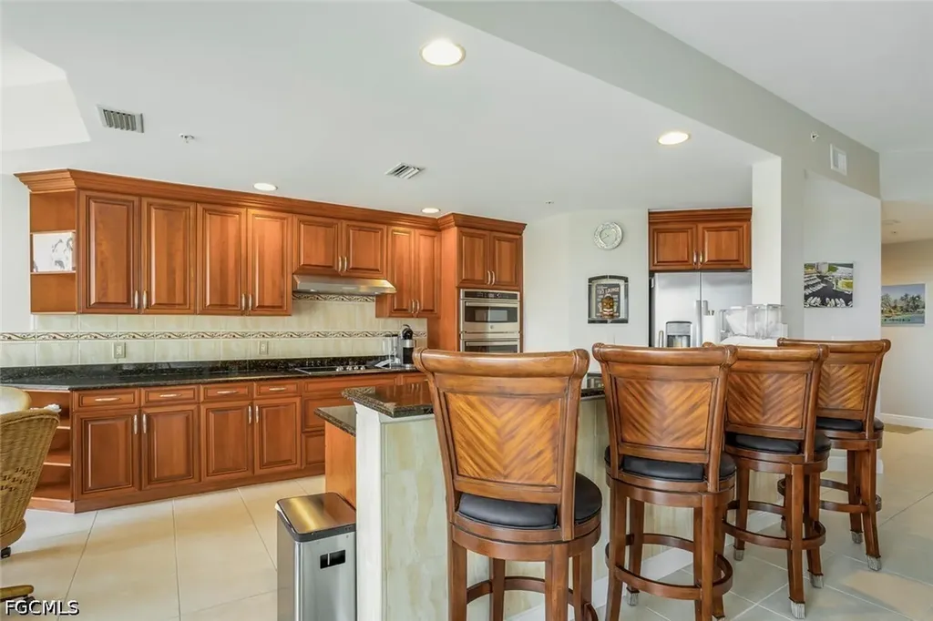 6081 Silver King Boulevard Cape Coral FL 33914