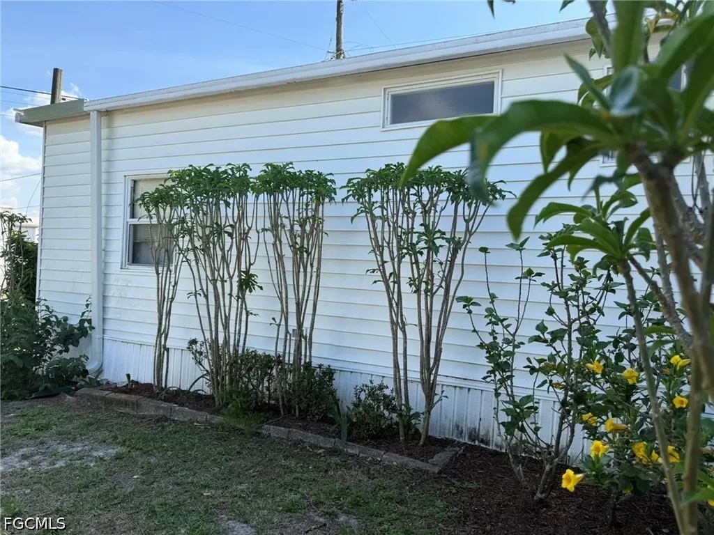 120 Lantern Place North Fort Myers FL 33917