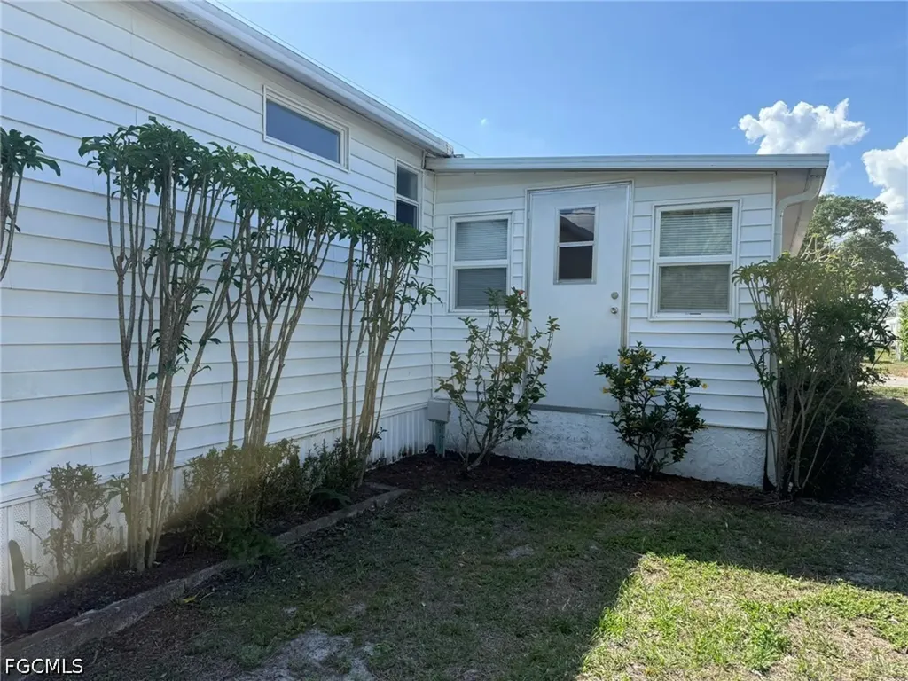 120 Lantern Place North Fort Myers FL 33917