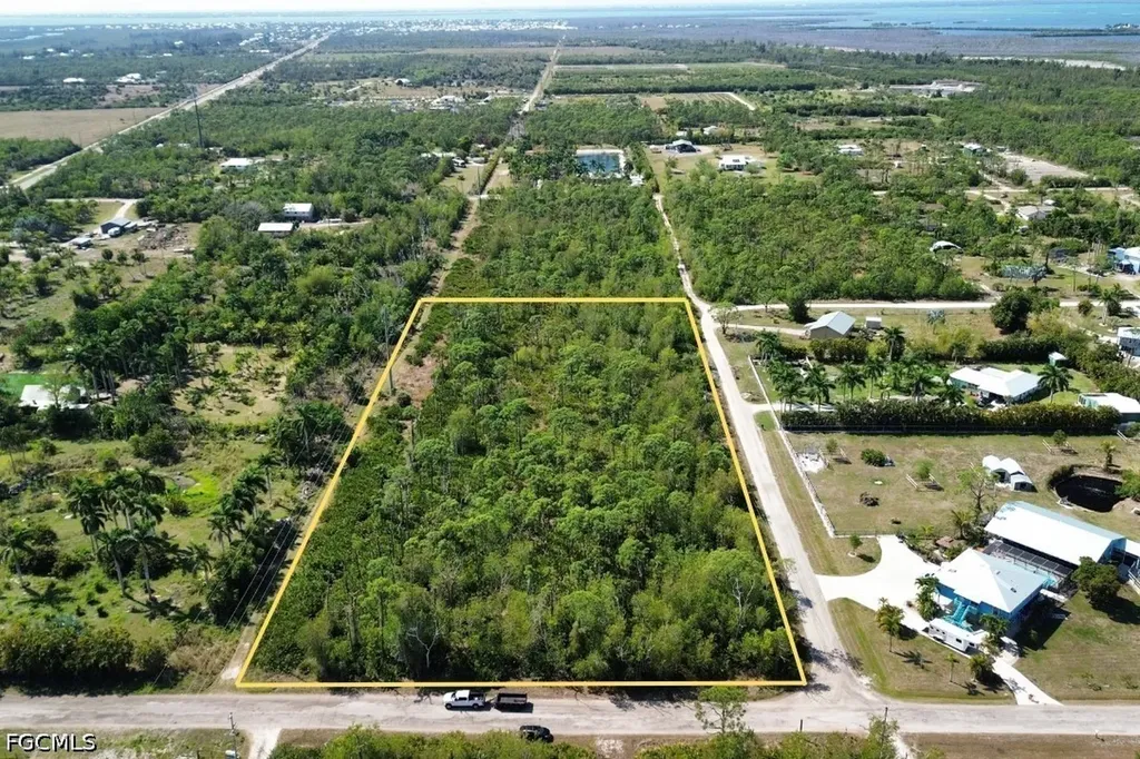 4031 Pinetree Boulevard St. James City FL 33956