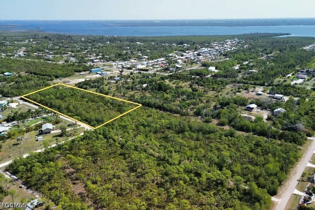 4031 Pinetree Boulevard St. James City FL 33956